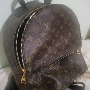 HANDBAG: LOUIS VUITTON  BACKPACK